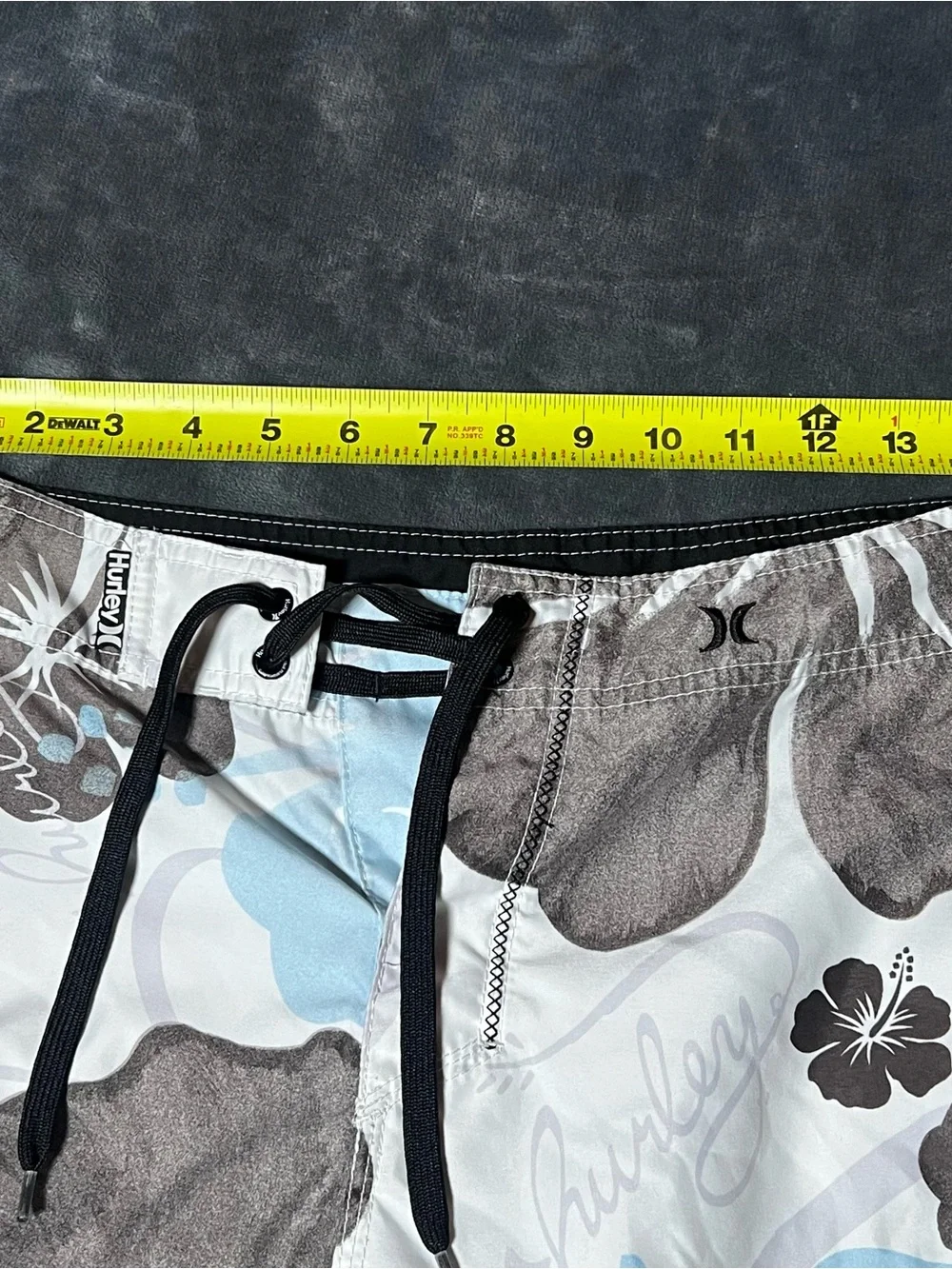 Vintage Y2K Hurley Performance Floral Embroidered Logo Men’s Board Shorts M “30”
